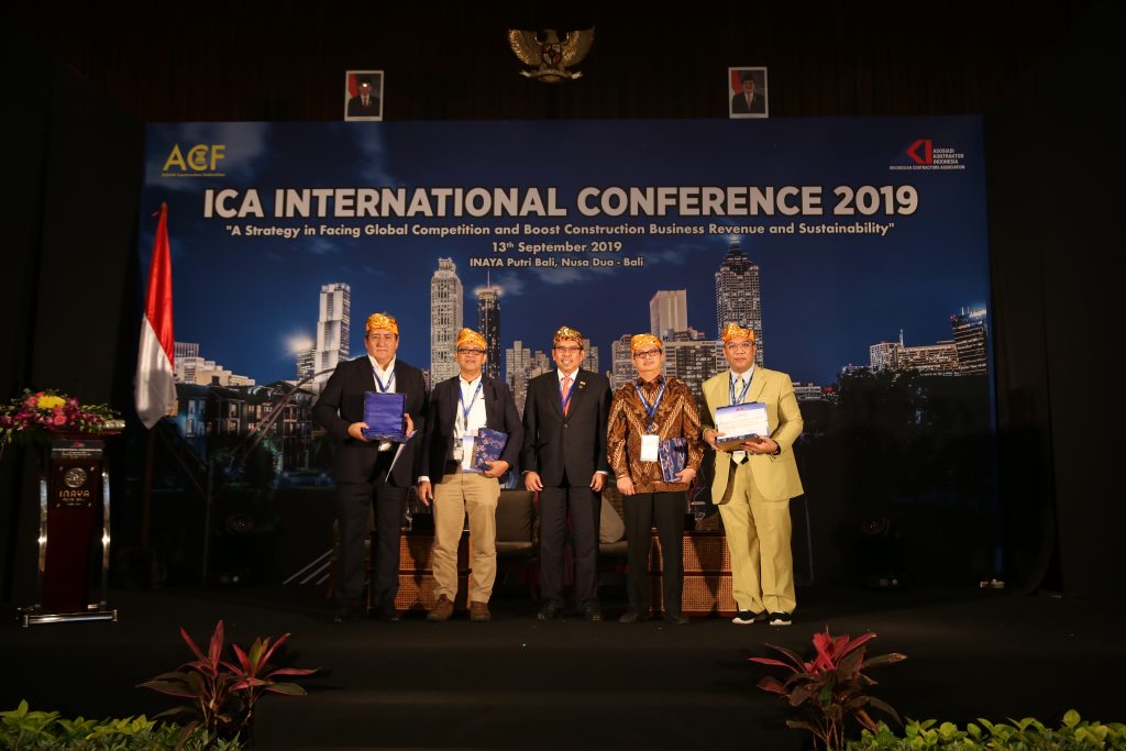 Ir. Budi Utomo sebagai pembicara di ACF-AKI Bali
